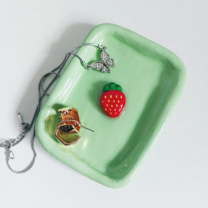 Strawberry_Trinket_Dish_02